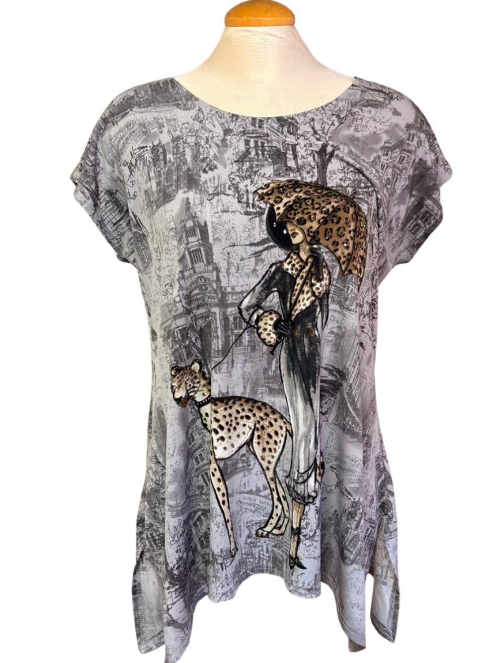 Gray Short-Sleeve Graphic Tunic with Leopard Motif